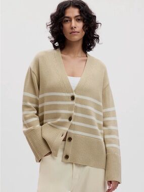NWT Gap Tan & White Horizontal Stripe V-Neck 24/7 Split-Hem Long Sleeve Cardigan